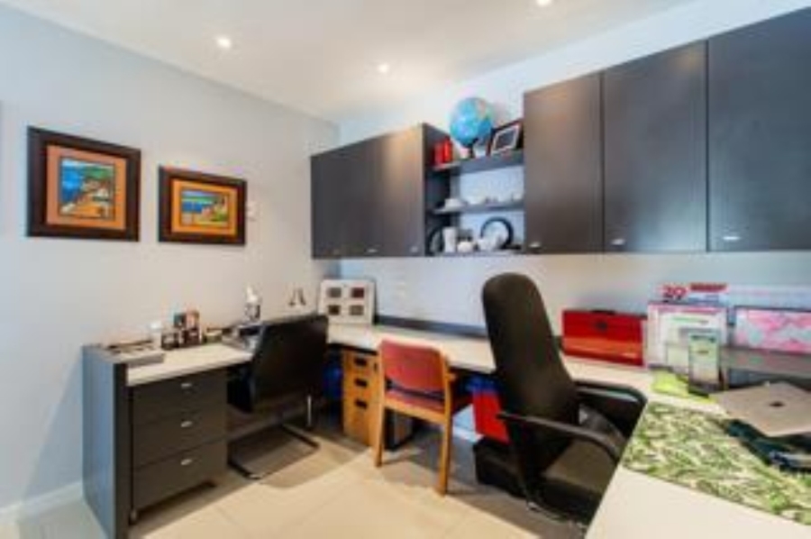 5 Bedroom Property for Sale in Van Riebeeckstrand Western Cape
